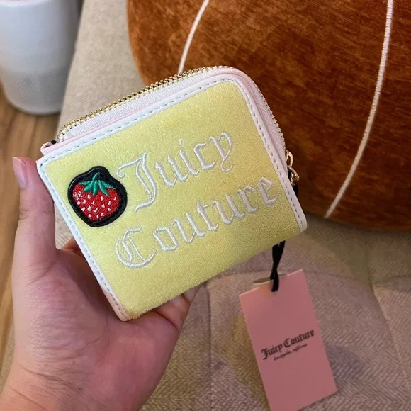 NWT Juicy Couture Yellow Strawberry Wallet 🍓 - Picture 1 of 5